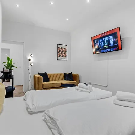 Frisch Renovierte - Zentral/ruhig/modern Apartment