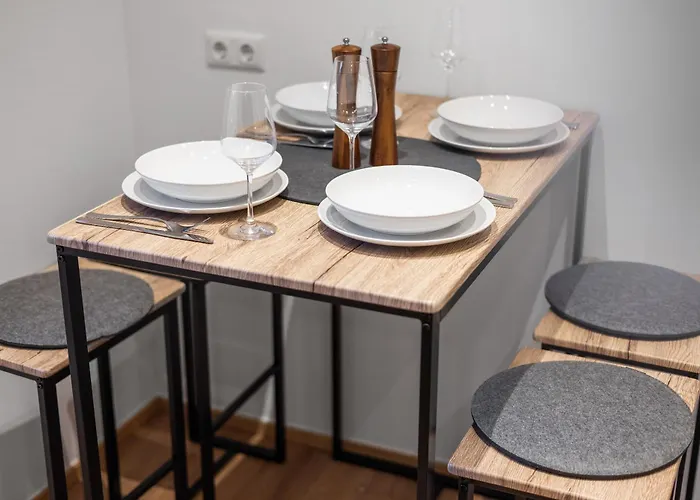 Frisch Renovierte - Zentral/ruhig/modern Apartamento *